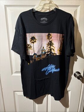 Eagles Black 'Hotel California' Graphic Short Sleeve Tee